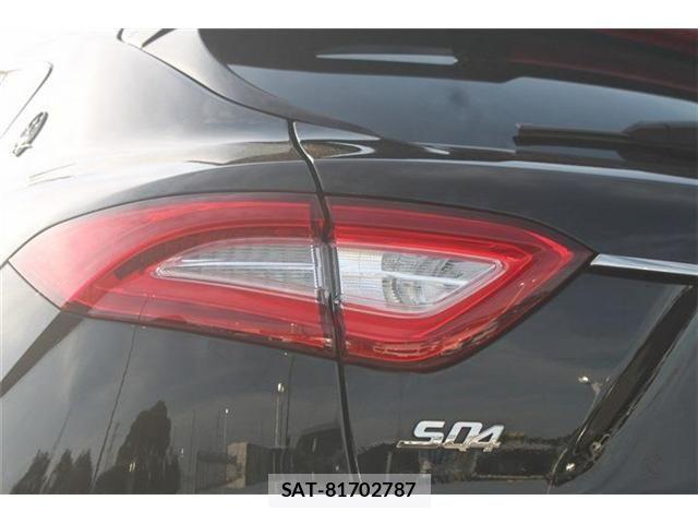 Maserati LEVANTE 2018-10 6752286-25