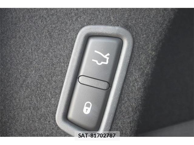 Maserati LEVANTE 2018-10 6752286-4