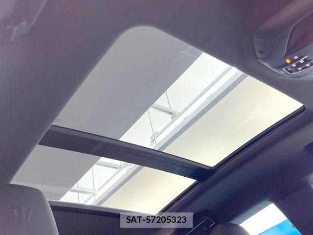 Maserati LEVANTE 2019-01 6907966-2