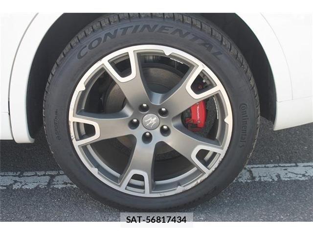 Maserati LEVANTE 2017-05 7059369-16