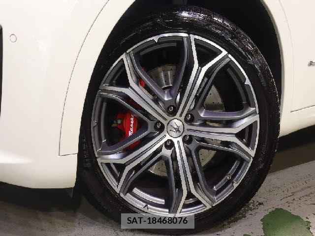 Maserati LEVANTE 2021-09 7221284-18