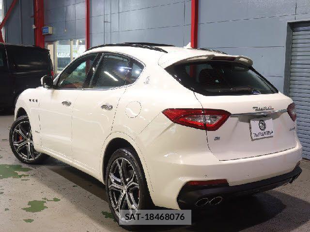 Maserati LEVANTE 2021-09 7221284-21