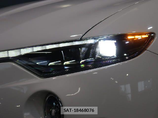 Maserati LEVANTE 2021-09 7221284-23