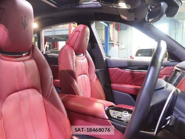 Maserati LEVANTE 2021-09 7221284-27