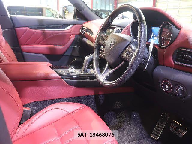 Maserati LEVANTE 2021-09 7221284-6
