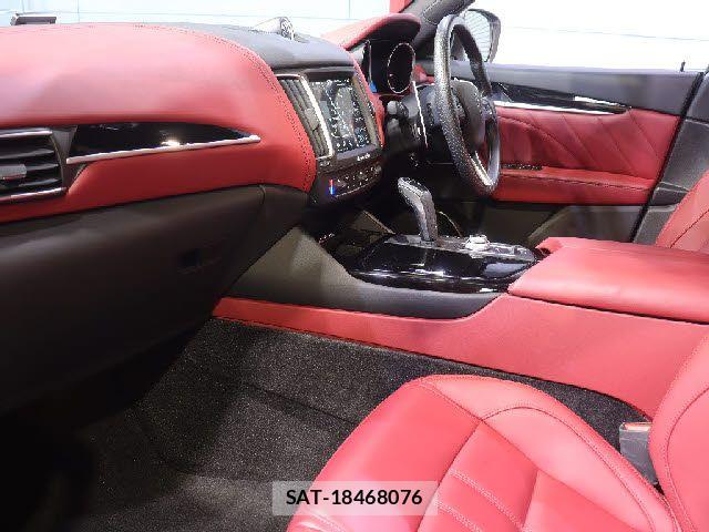 Maserati LEVANTE 2021-09 7221284-7