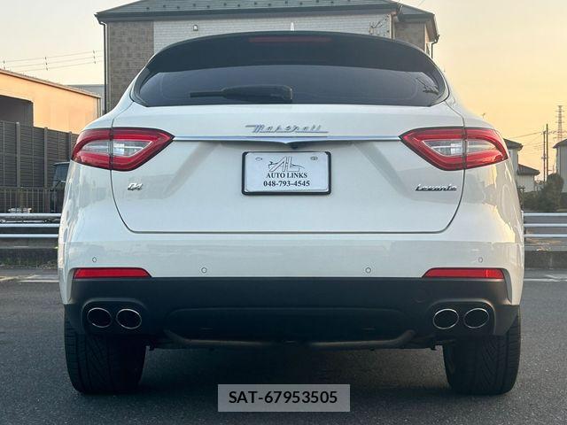 Maserati LEVANTE 2020-07 7221283-5
