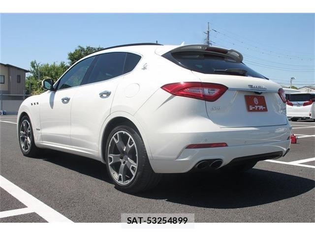 Maserati LEVANTE 2018-06 7221282-9