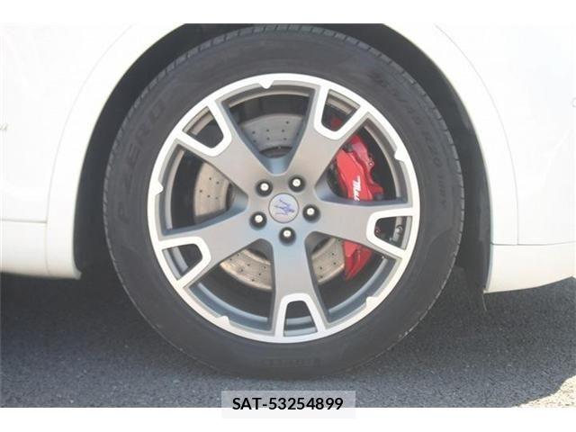 Maserati LEVANTE 2018-06 7221282-17
