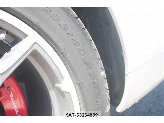Maserati LEVANTE 2018-06 7221282-23