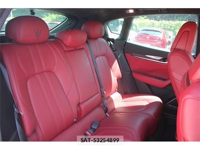 Maserati LEVANTE 2018-06 7221282-29