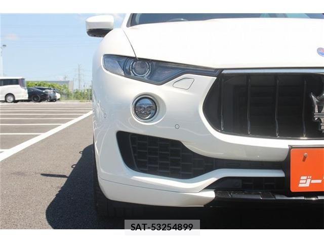 Maserati LEVANTE 2018-06 7221282-3