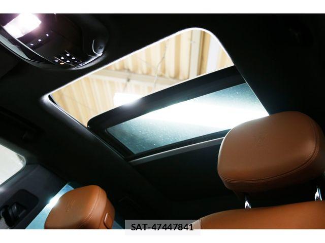 Maserati LEVANTE 2017-06 7221279-14