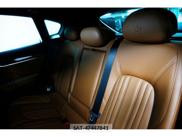 Maserati LEVANTE 2017-06 7221279-16