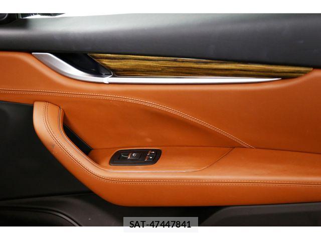 Maserati LEVANTE 2017-06 7221279-20