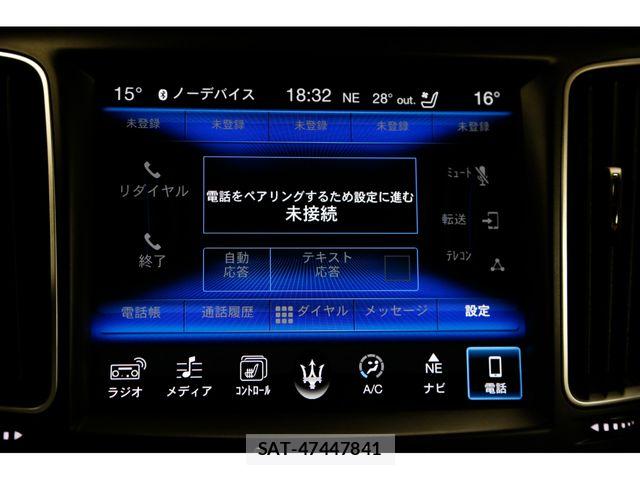 Maserati LEVANTE 2017-06 7221279-27