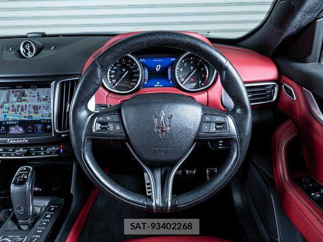 Maserati LEVANTE 2019-08 7221281-10