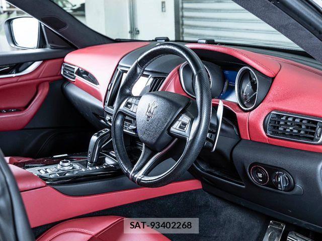 Maserati LEVANTE 2019-08 7221281-11