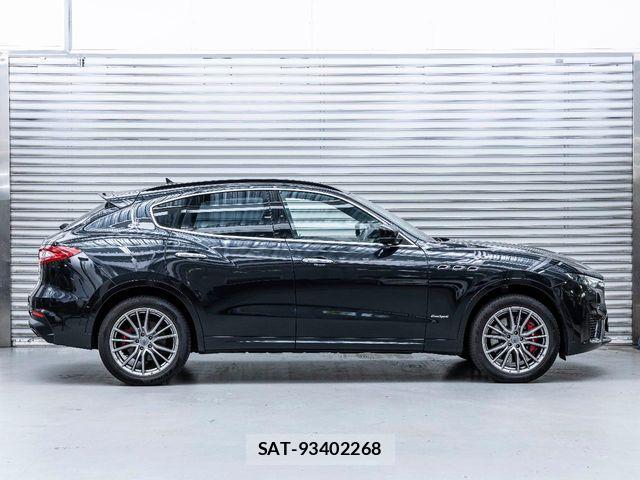 Maserati LEVANTE 2019-08 7221281-15