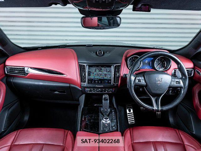 Maserati LEVANTE 2019-08 7221281-3
