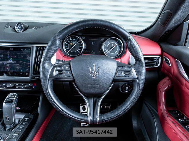 Maserati LEVANTE 2024-05 7221286-9