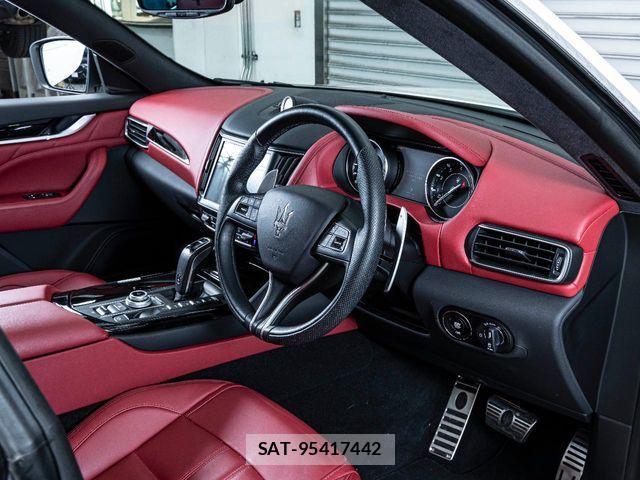Maserati LEVANTE 2024-05 7221286-10
