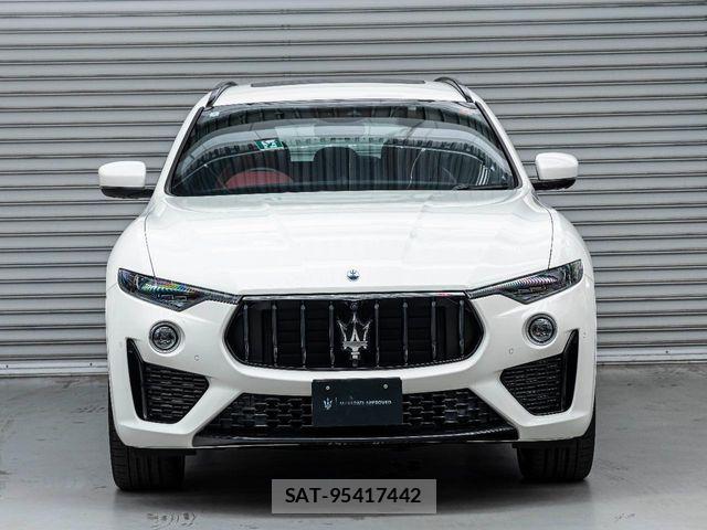 Maserati LEVANTE 2024-05 7221286-13