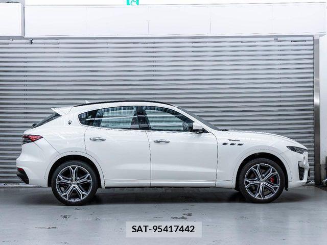 Maserati LEVANTE 2024-05 7221286-14