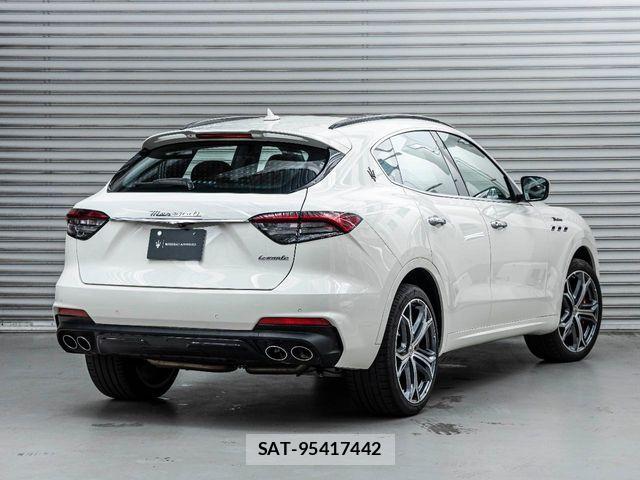 Maserati LEVANTE 2024-05 7221286-15