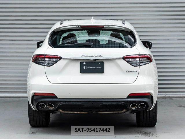 Maserati LEVANTE 2024-05 7221286-16