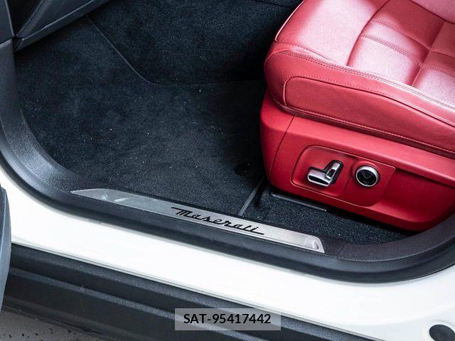 Maserati LEVANTE 2024-05 7221286-19