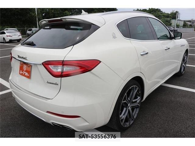 Maserati LEVANTE 2017-11 7251406-13