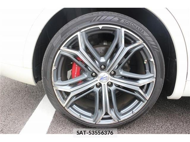 Maserati LEVANTE 2017-11 7251406-16