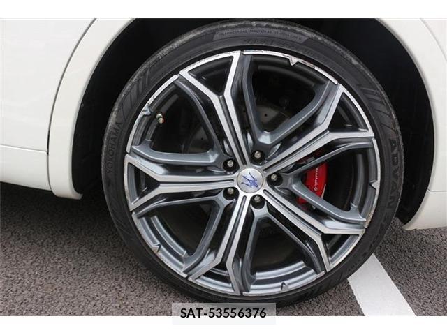 Maserati LEVANTE 2017-11 7251406-17