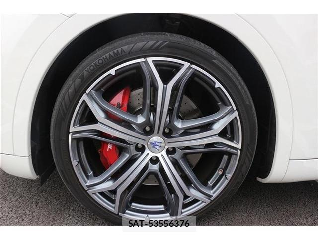 Maserati LEVANTE 2017-11 7251406-18
