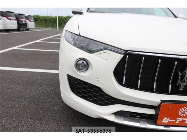 Maserati LEVANTE 2017-11 7251406-24