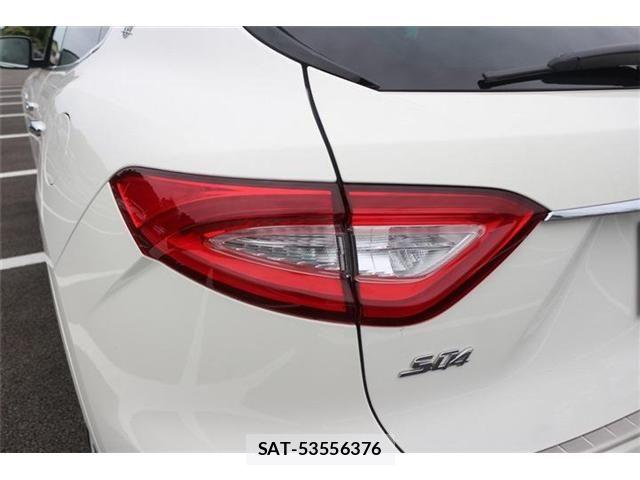 Maserati LEVANTE 2017-11 7251406-26