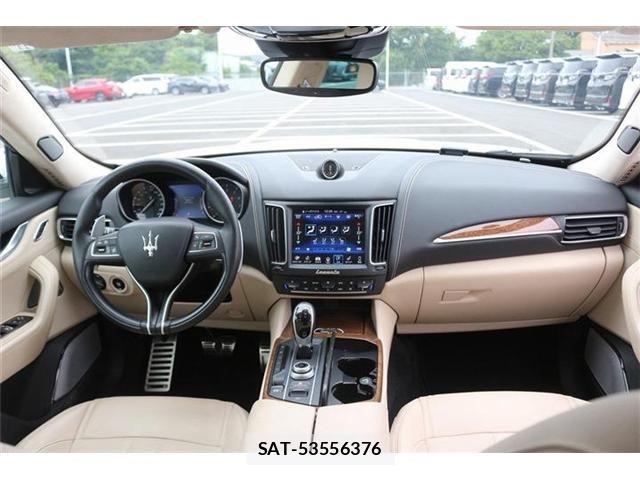 Maserati LEVANTE 2017-11 7251406-4
