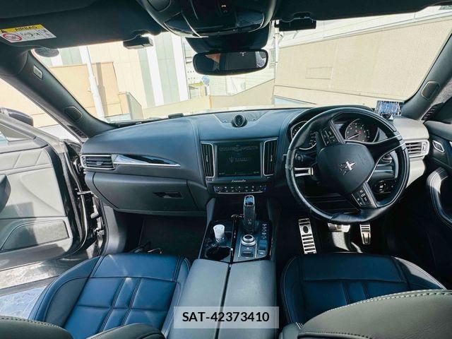 Maserati LEVANTE 2020-03 7328178-1