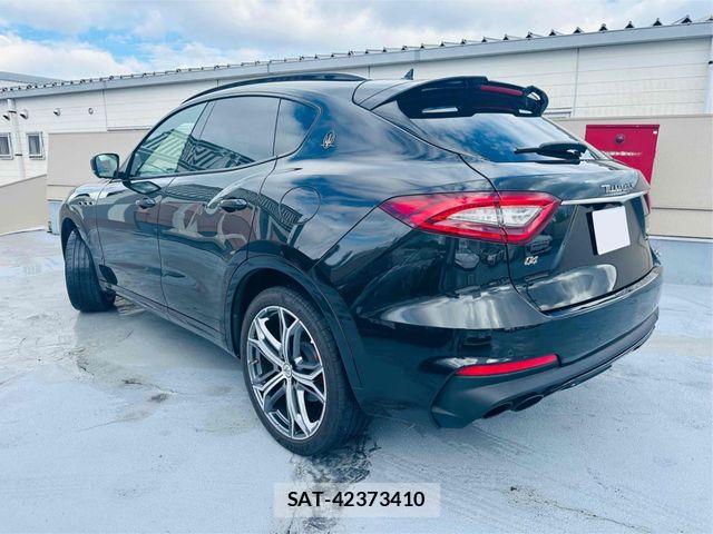 Maserati LEVANTE 2020-03 7328178-2