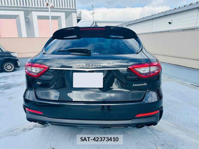 Maserati LEVANTE 2020-03 7328178-5