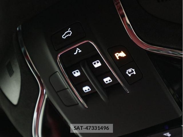 Maserati LEVANTE 2020-11 7328177-23
