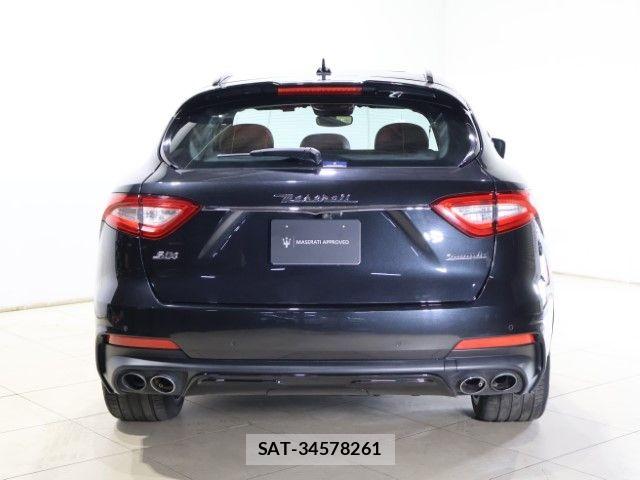 Maserati LEVANTE 2021-06 7358617-11