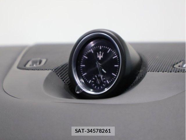 Maserati LEVANTE 2021-06 7358617-22