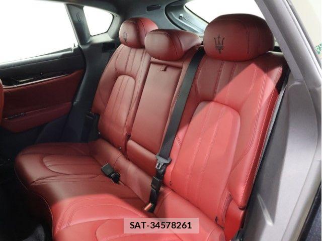 Maserati LEVANTE 2021-06 7358617-6