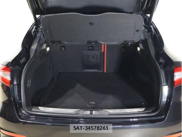 Maserati LEVANTE 2021-06 7358617-8