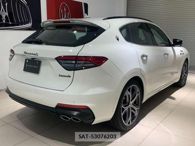 Maserati LEVANTE 2022-05 7392740-9