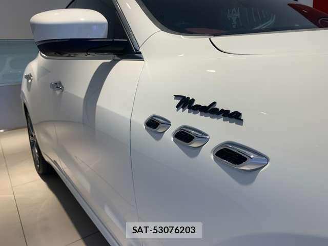 Maserati LEVANTE 2022-05 7392740-10