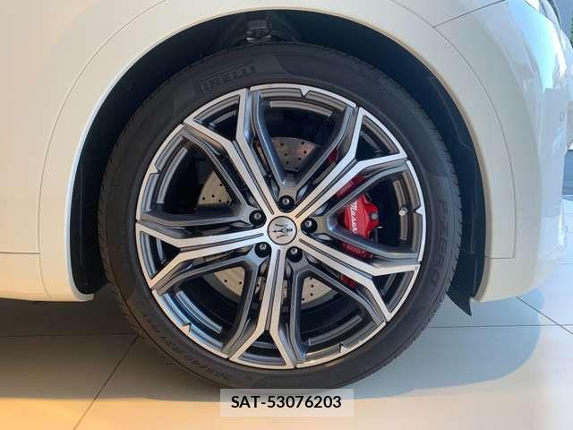 Maserati LEVANTE 2022-05 7392740-12