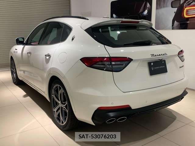 Maserati LEVANTE 2022-05 7392740-7